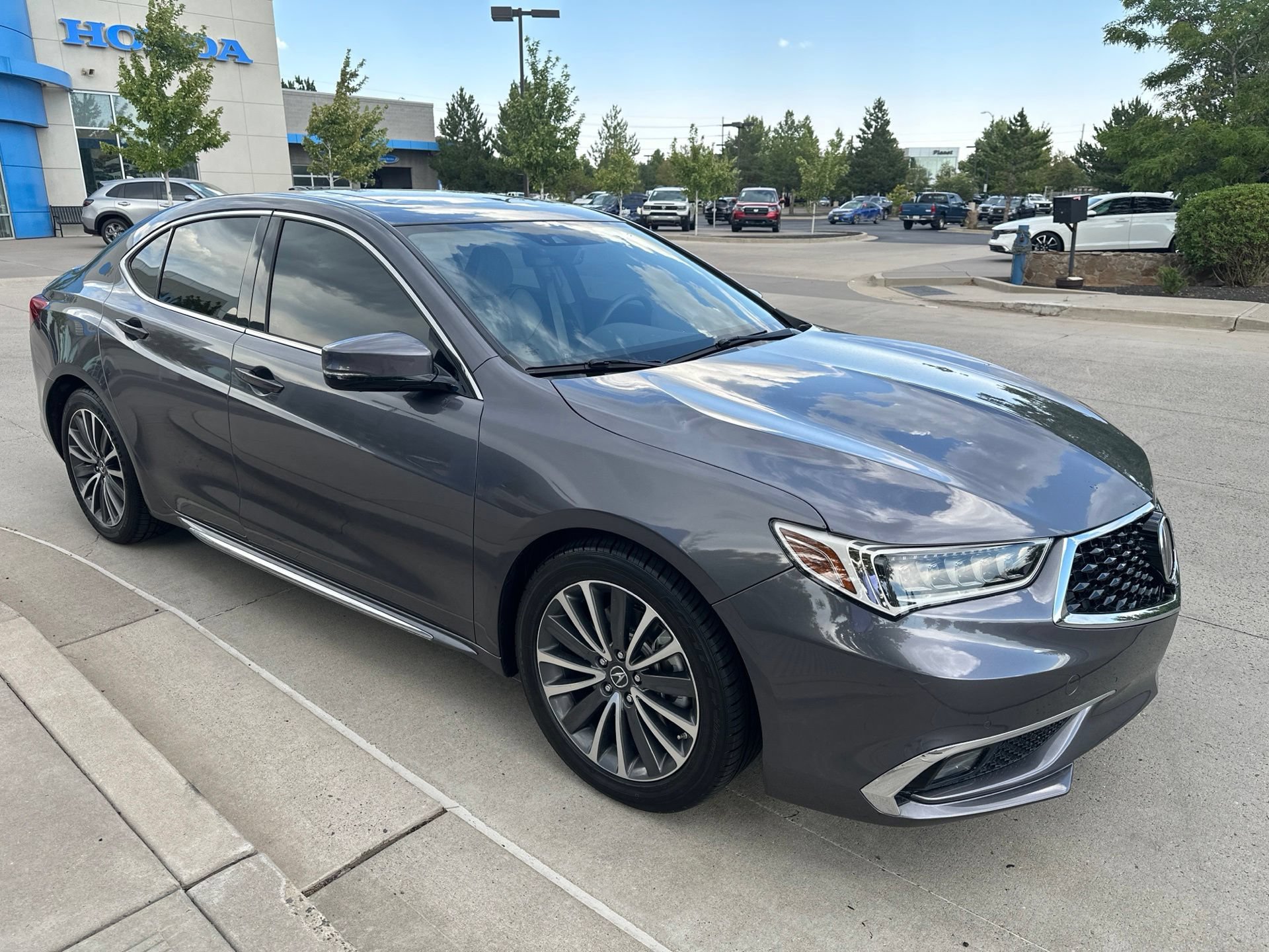 Used 2018 Acura TLX w/ Advance Package FWD image 7