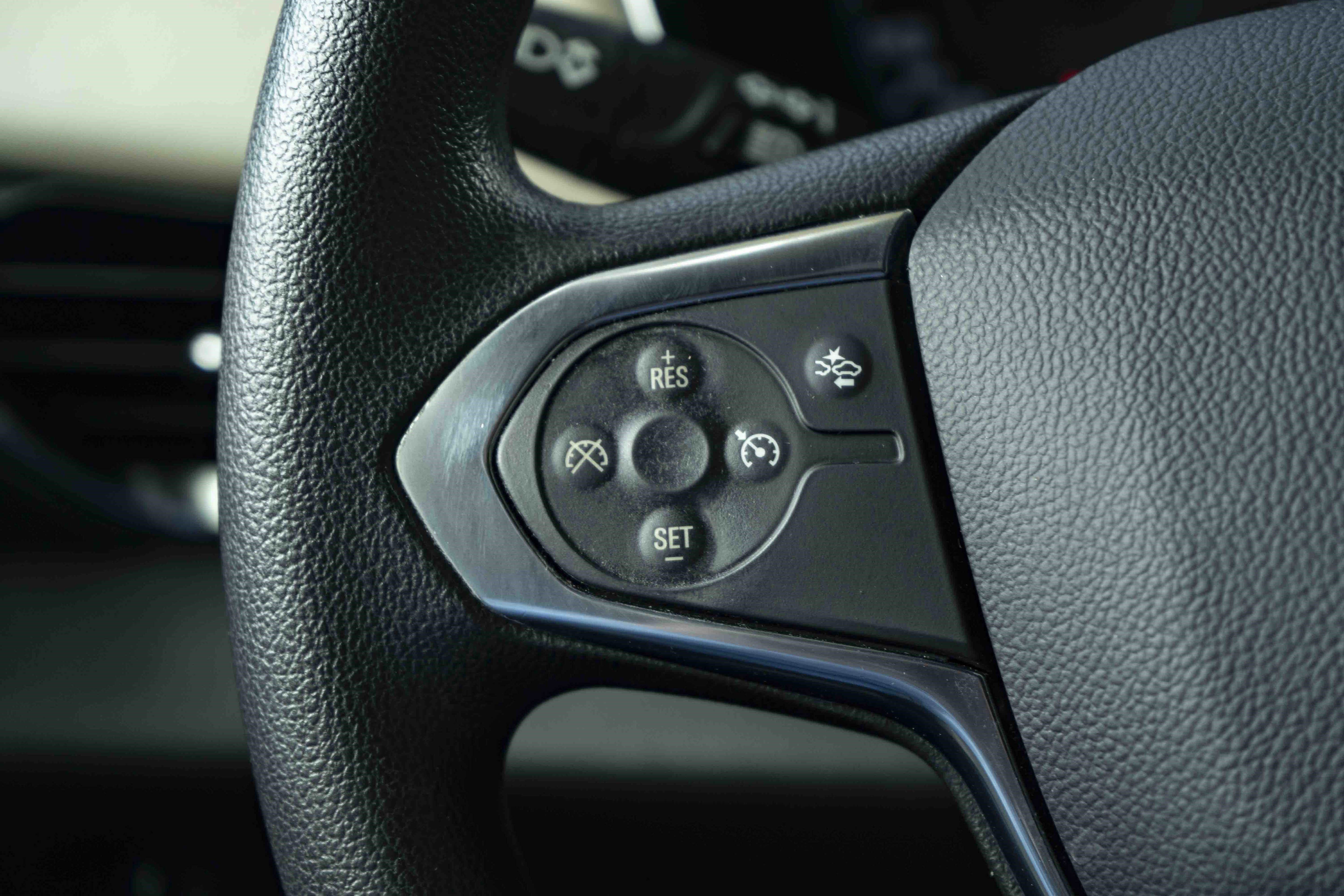 Used 2023 Chevrolet Traverse LS FWD image 21