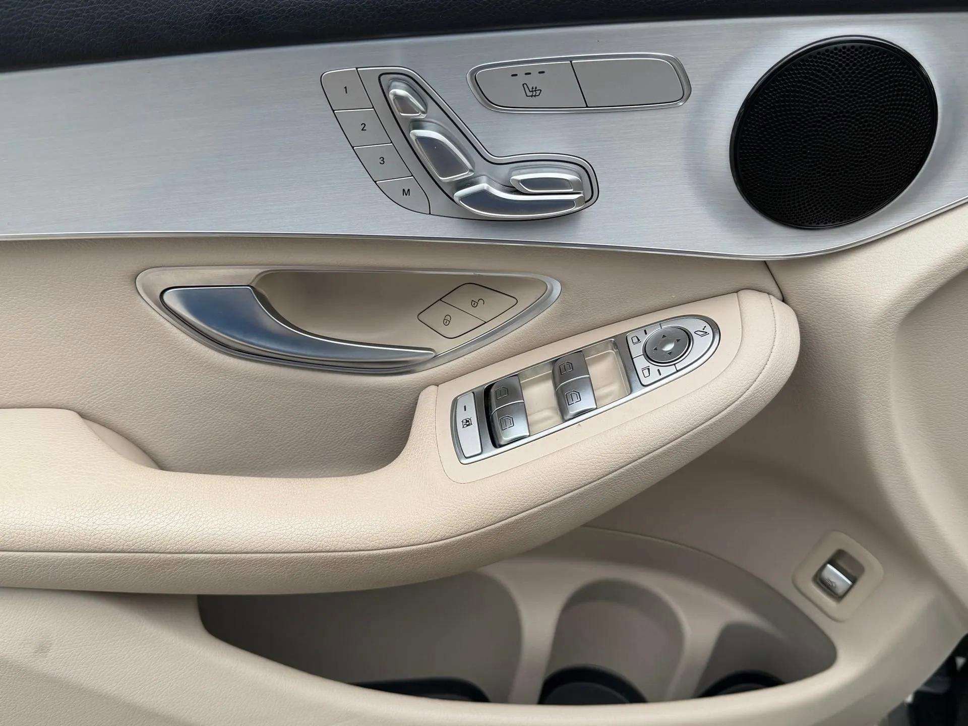 Used 2022 Mercedes-Benz GLC 300 image 30