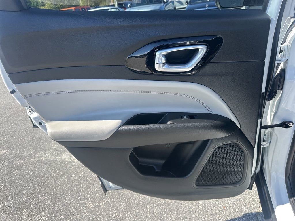 Used 2022 Jeep Compass Limited image 25