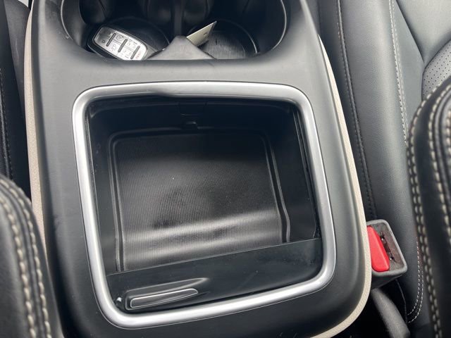 Used 2024 Chrysler Pacifica Touring-L image 38