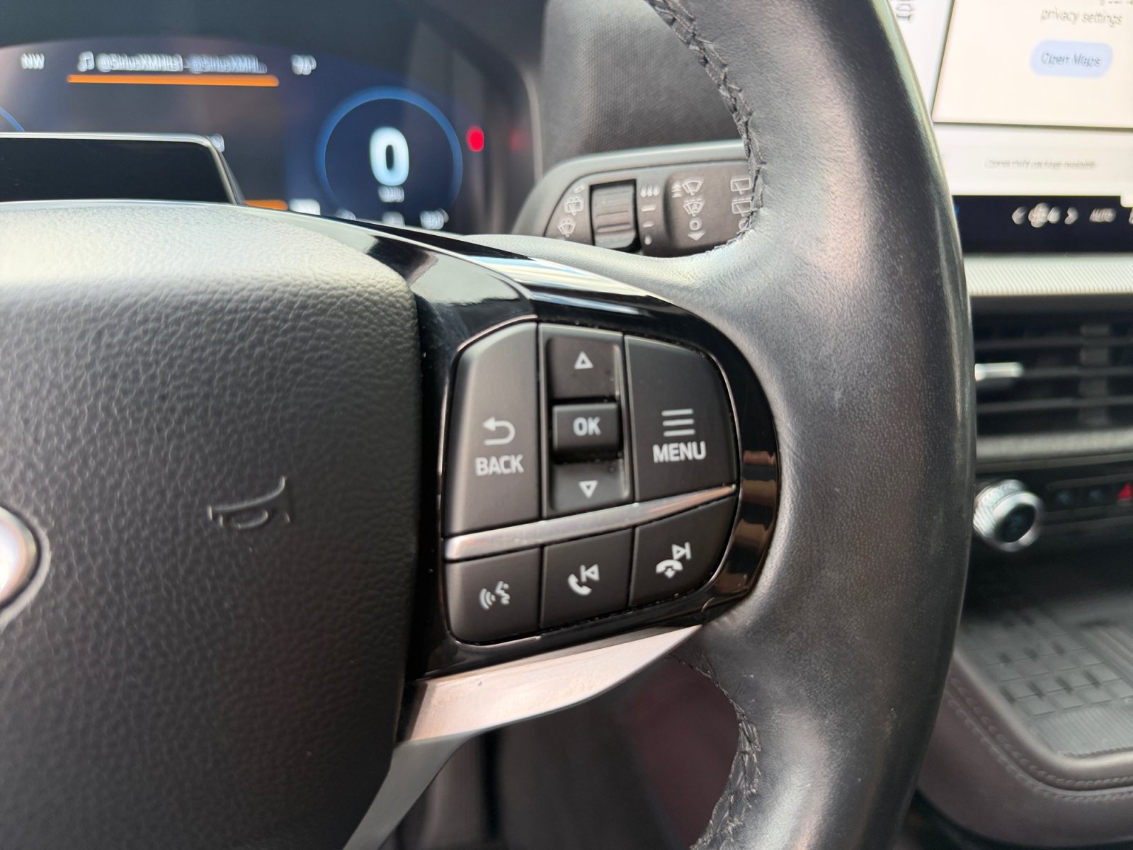 Used 2025 Ford Explorer Platinum RWD image 25