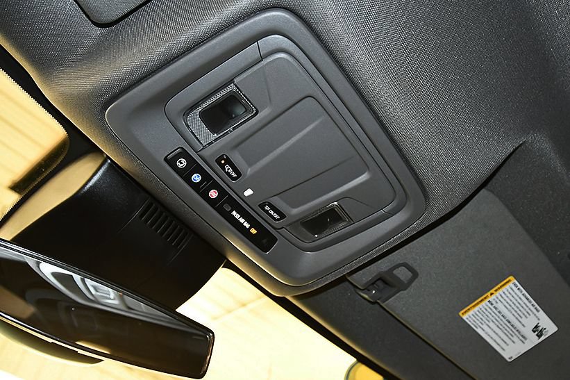Used 2023 Chevrolet Silverado 1500 LT AWD/4WD image 27