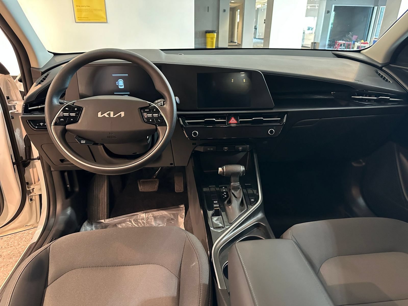 Used 2026 Kia Niro LX FWD image 33