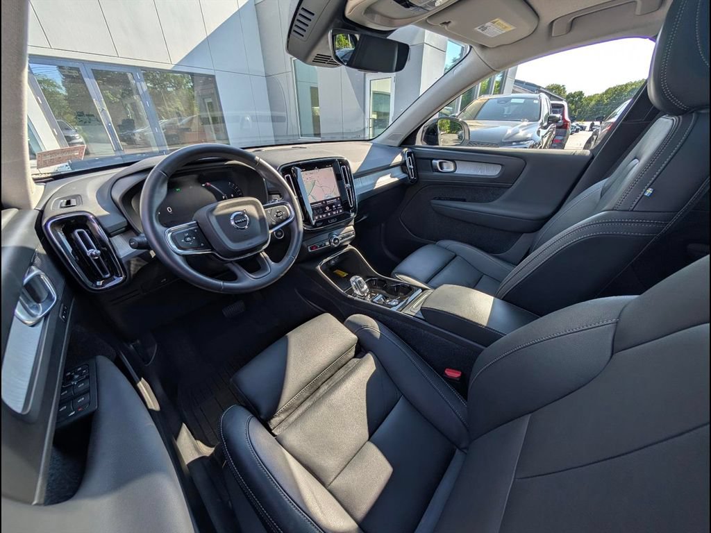 Certified 2026 Volvo XC40 B5 Plus AWD/4WD image 10