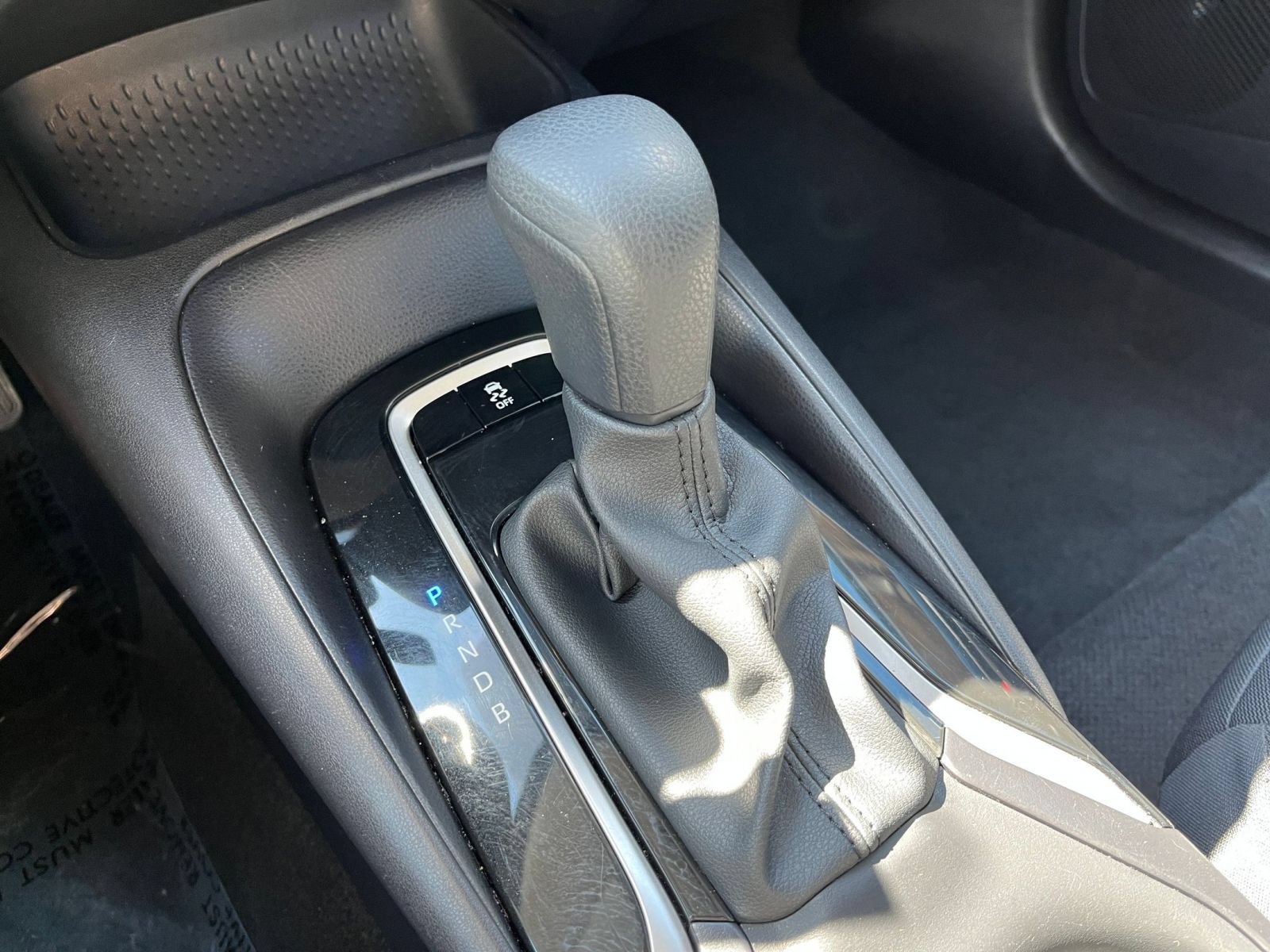 Used 2025 Toyota Corolla LE FWD image 41