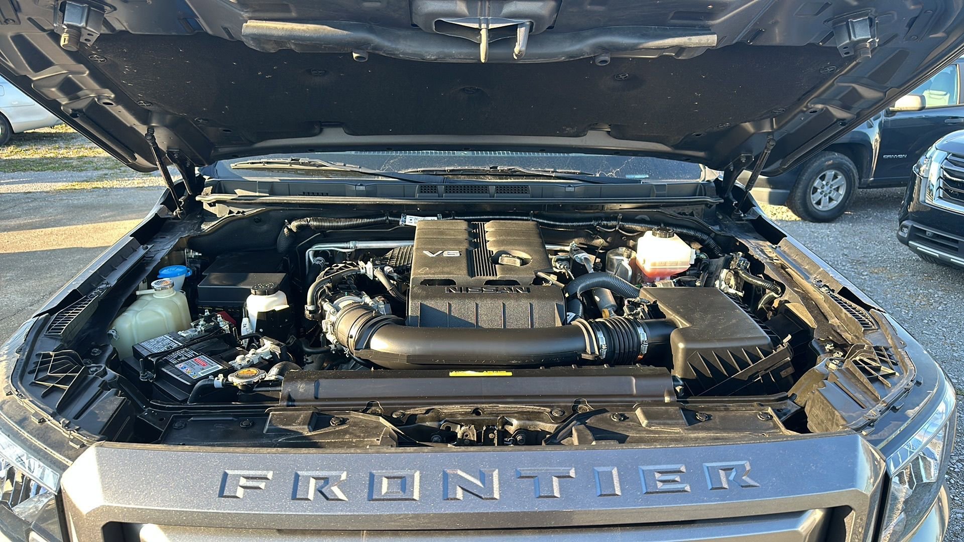 Used 2022 Nissan Frontier SV image 8