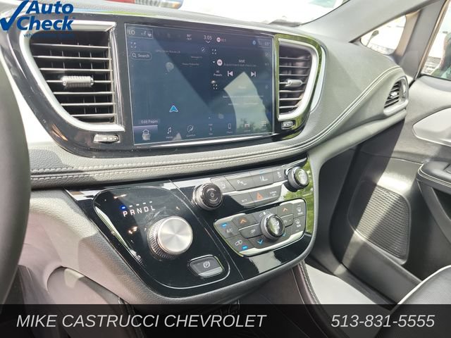 Used 2025 Chrysler Pacifica Limited FWD image 15