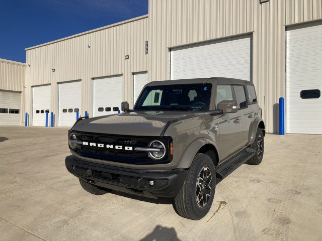 New 2025 Ford Bronco Outer Banks image 1