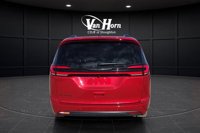 New 2026 Chrysler Pacifica Select w/ S Appearance Package FWD image 12