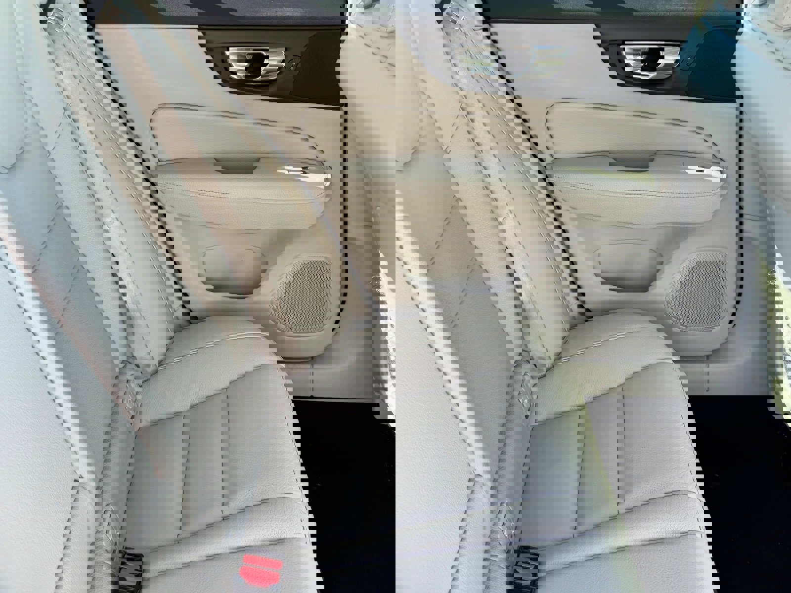 Used 2020 Volvo S60 T6 Momentum image 13