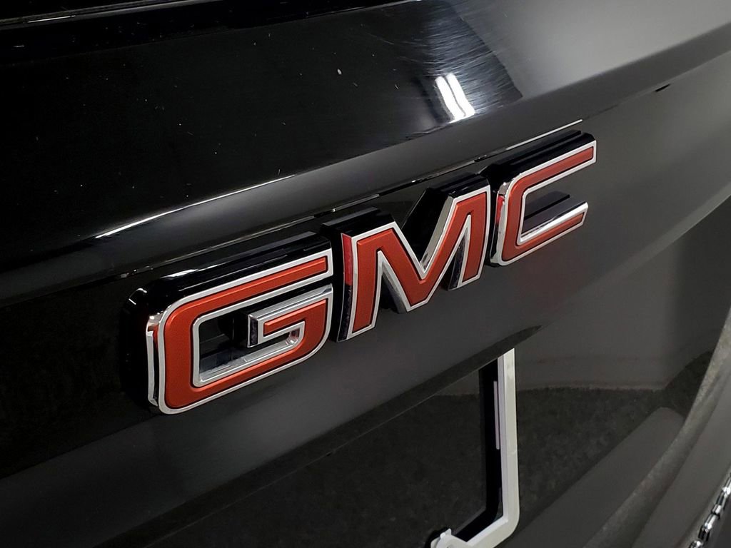 Used 2025 GMC Acadia Elevation image 24