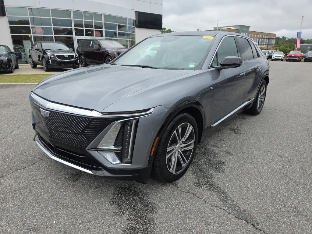 Used 2023 Cadillac Lyriq 2WD image 3
