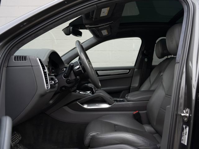 Certified 2020 Porsche Cayenne Turbo image 17