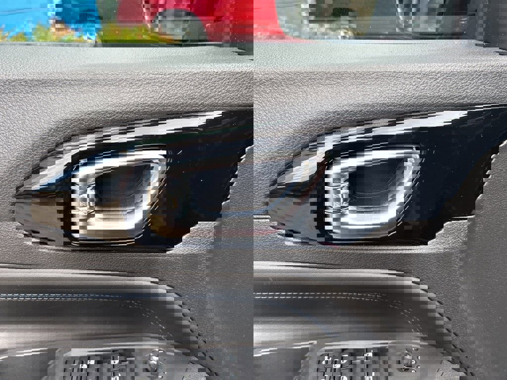 New 2025 Jeep Compass Latitude w/ Sun & Sound Group image 21