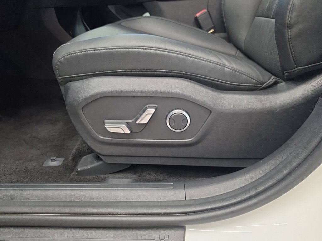 Used 2026 Hyundai Santa Fe SEL AWD/4WD image 18