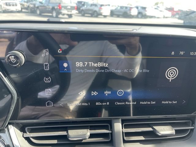 New 2026 Chevrolet Trax RS w/ Sunroof Package FWD image 16