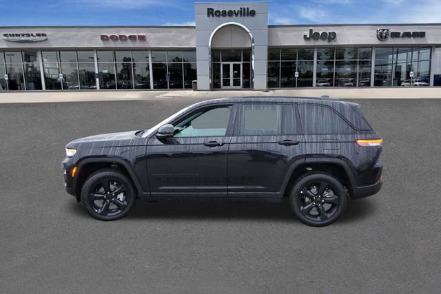 New 2025 Jeep Grand Cherokee Limited w/ Black Appearance Package image 6