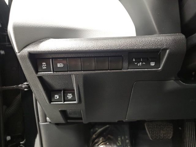 Used 2025 Toyota Sienna XSE FWD image 16