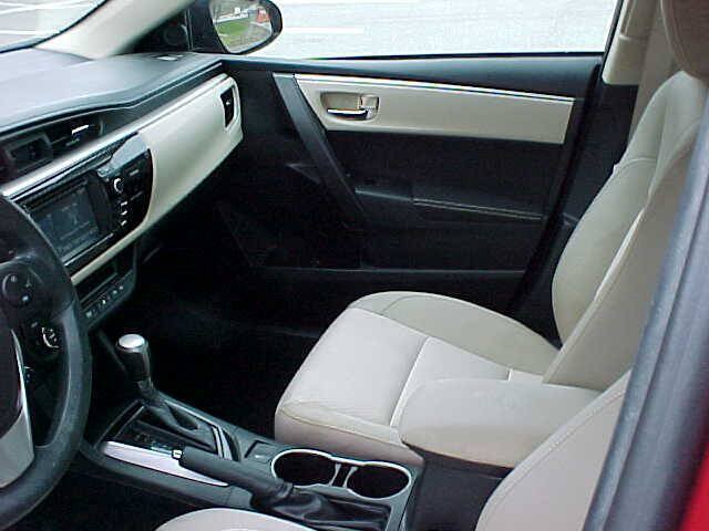 Used 2015 Toyota Corolla LE FWD image 16