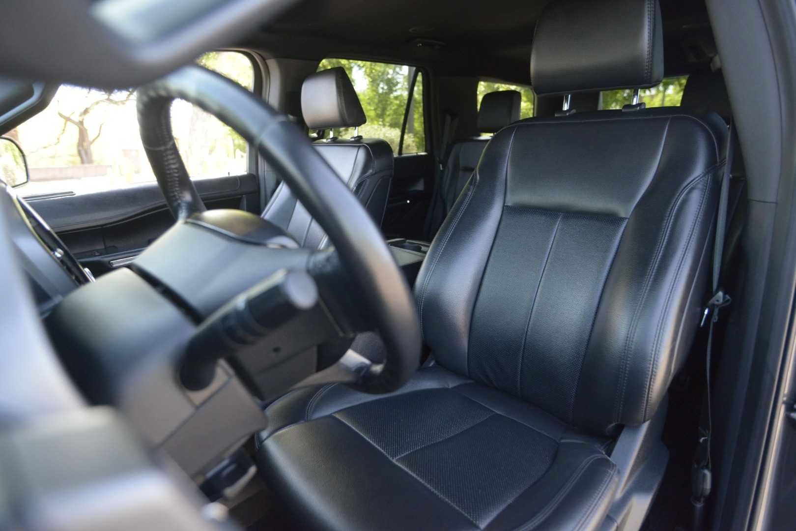 Used 2021 Ford Expedition XLT AWD/4WD image 16