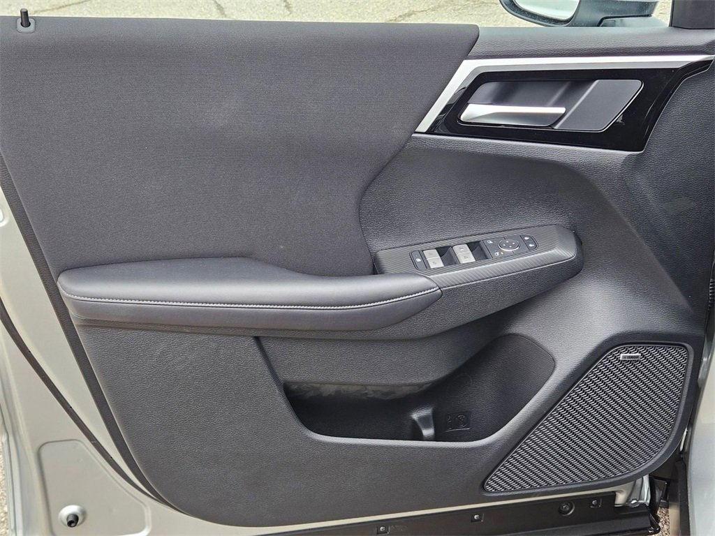 New 2025 Mitsubishi Outlander ES image 14