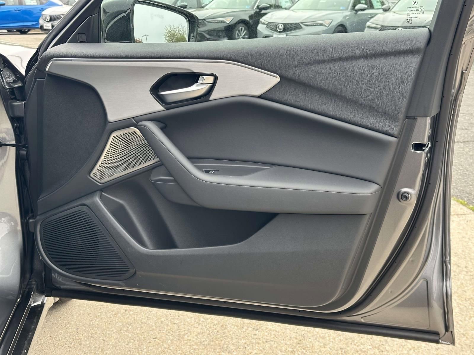Certified 2025 Acura TLX w/ Technology Package image 9