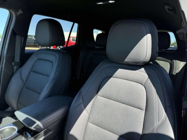 Used 2026 Chevrolet Equinox LT w/ Convenience Package II AWD/4WD image 13