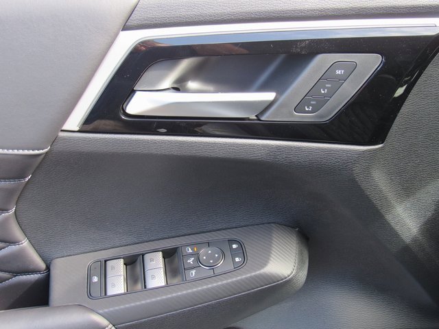 New 2025 Mitsubishi Outlander SEL image 12