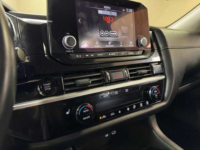 Used 2025 Nissan Pathfinder SV AWD/4WD image 13
