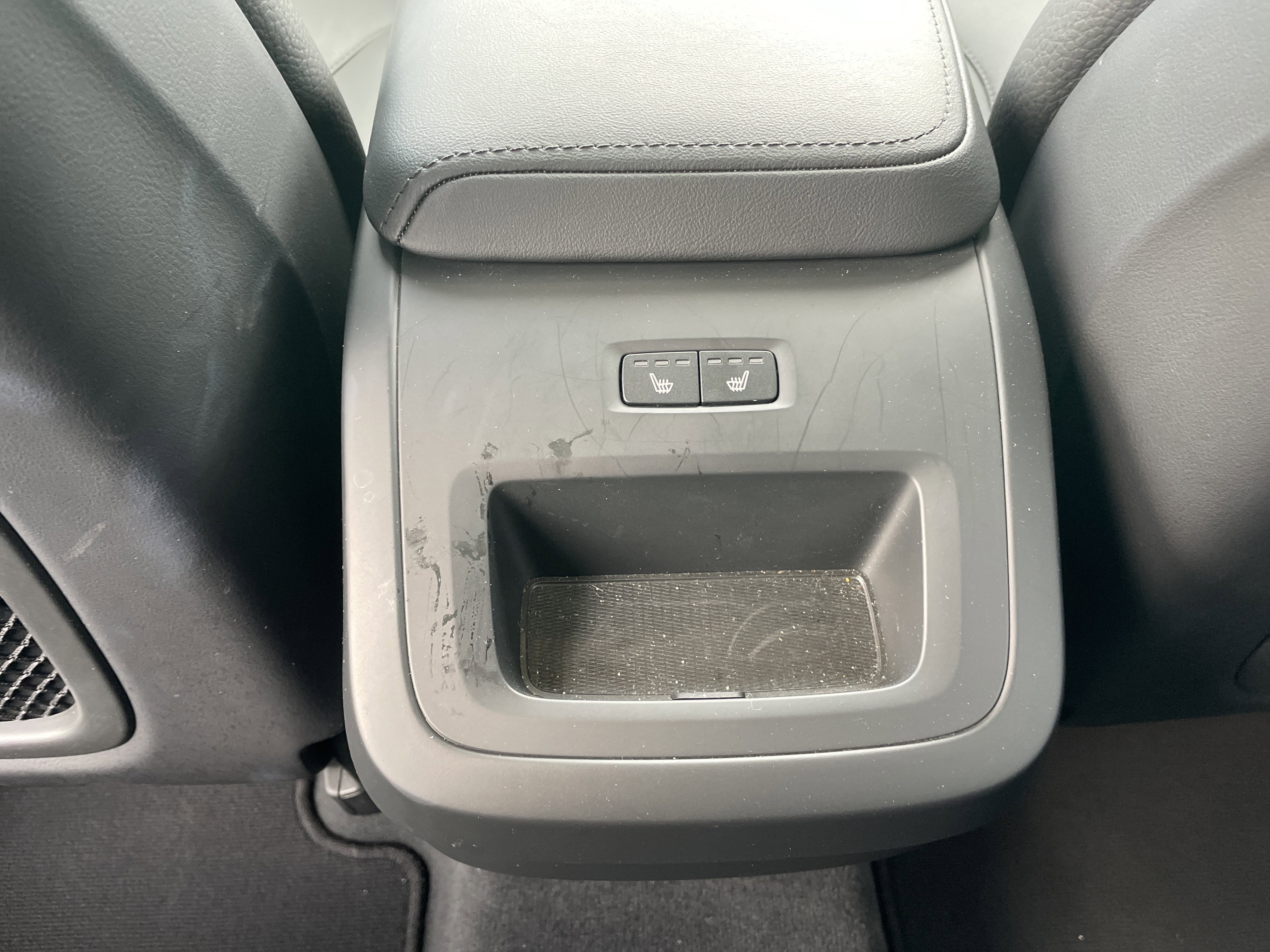 Used 2025 Volvo XC60 B5 Plus image 33