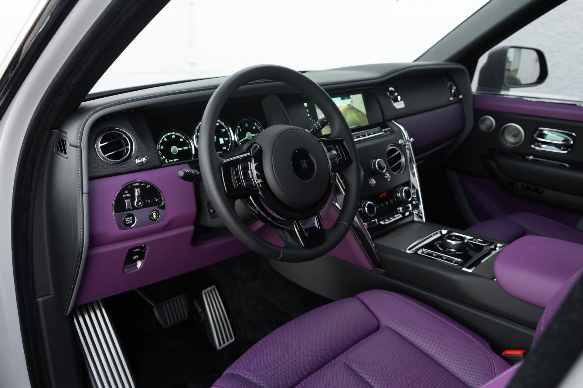 Used 2024 Rolls-Royce Cullinan AWD/4WD image 11