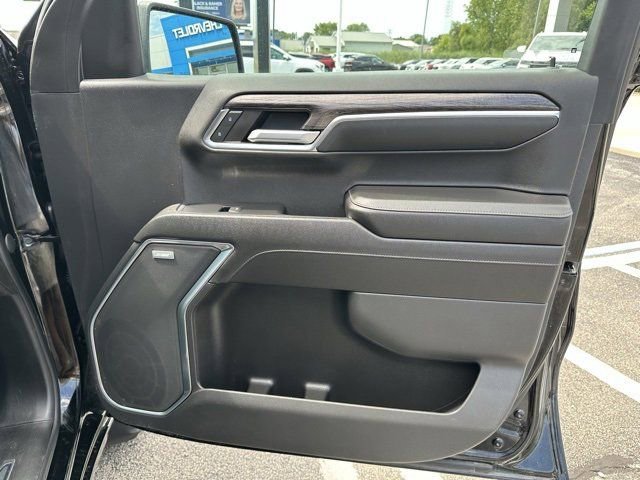 Used 2023 Chevrolet Silverado 1500 LTZ AWD/4WD image 17