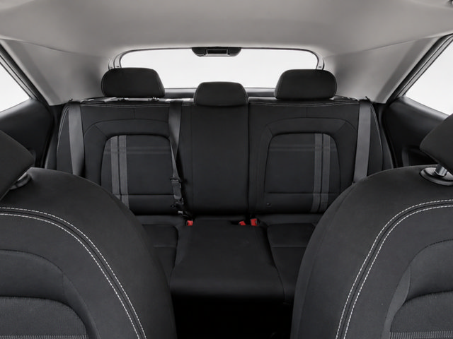 Used 2025 Hyundai Venue SEL FWD image 9
