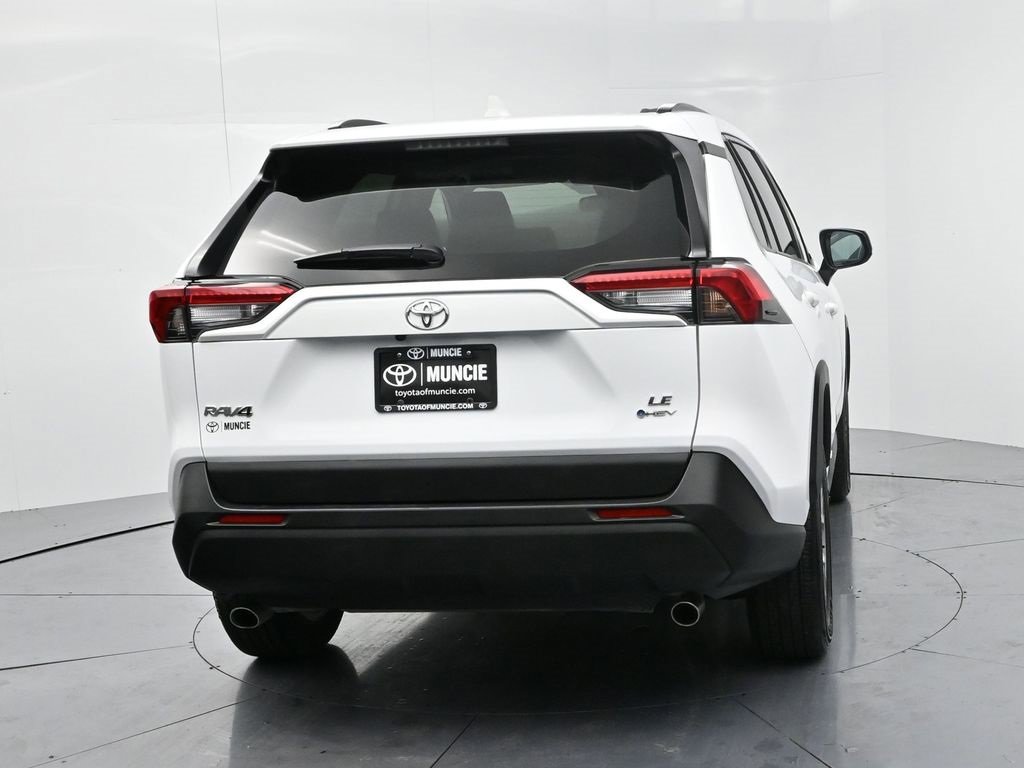 Used 2025 Toyota RAV4 LE image 7