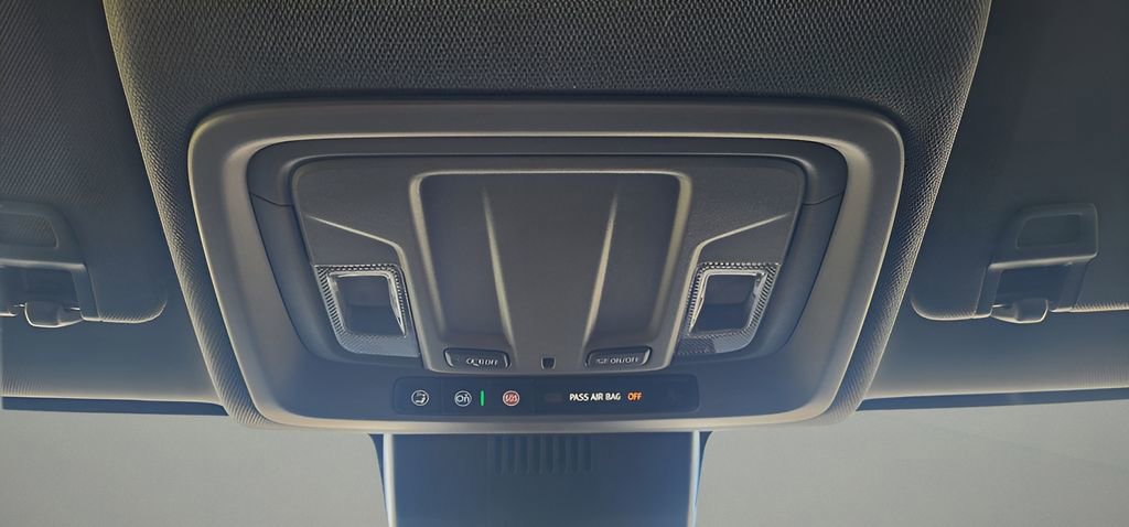 Used 2025 Chevrolet Silverado 2500 LT w/ Convenience Package image 38