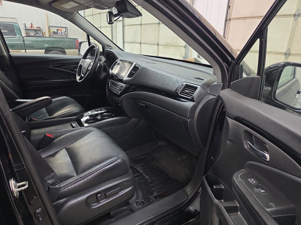 Used 2016 Honda Pilot Touring image 42