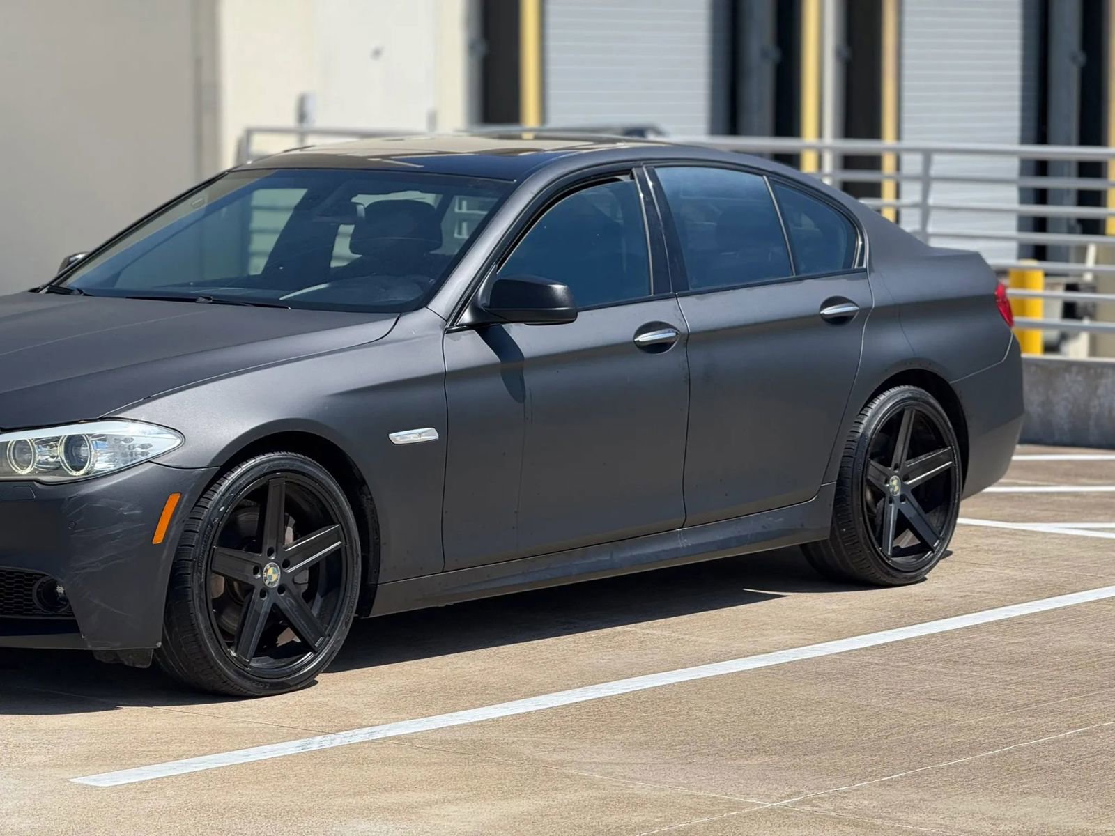 Used 2012 BMW 550i Sedan image 4