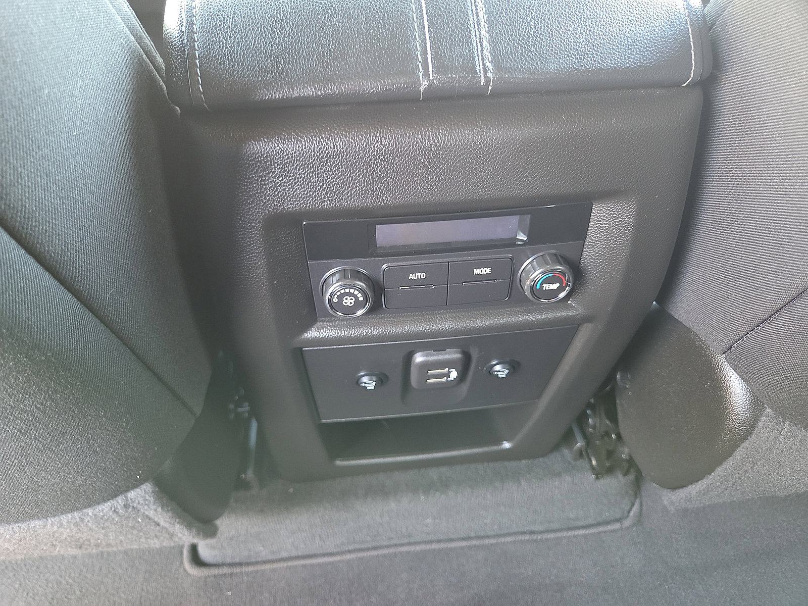 Used 2023 Chevrolet Traverse LT image 24