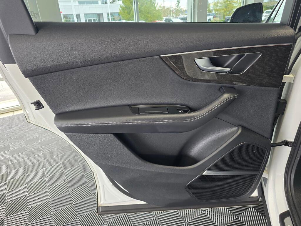 Used 2025 Audi Q7 3.0T Premium Plus image 41