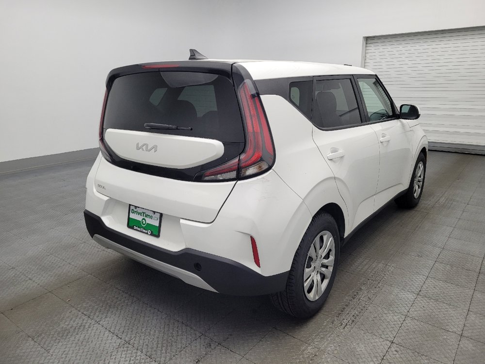 Used 2023 Kia Soul LX FWD image 9