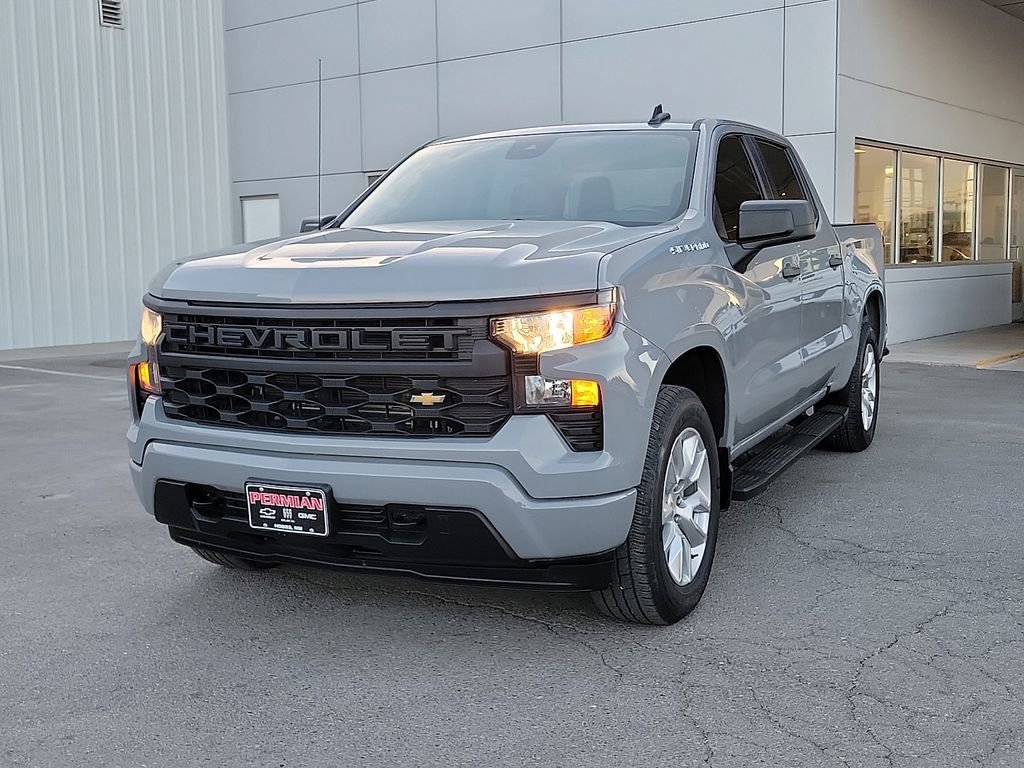 Used 2024 Chevrolet Silverado 1500 Custom image 4