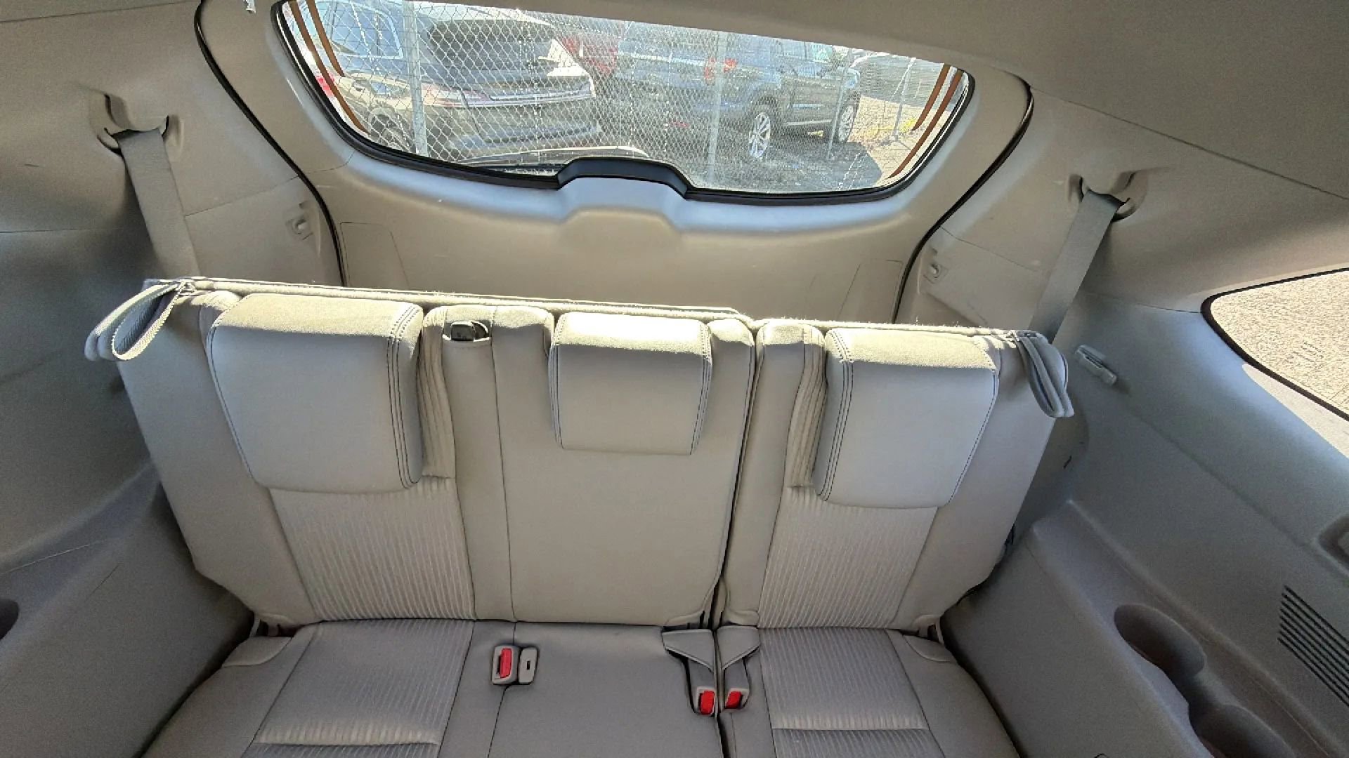Used 2017 Toyota Highlander AWD V6 image 29