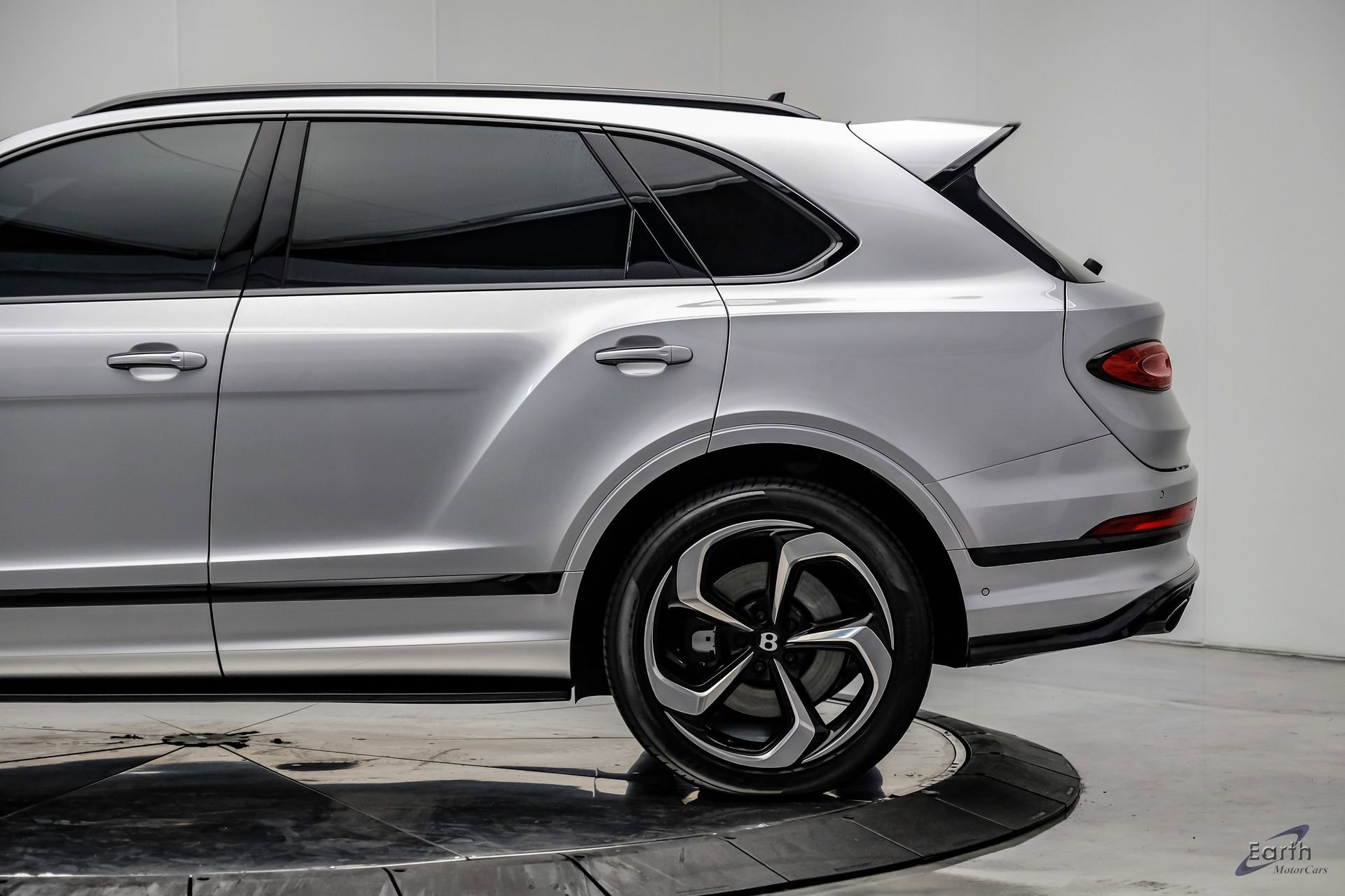 Used 2022 Bentley Bentayga AWD/4WD image 9