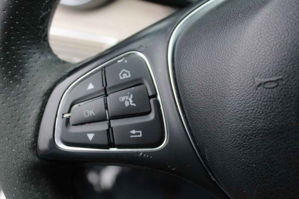 Used 2017 Mercedes-Benz C 300 Sedan image 16