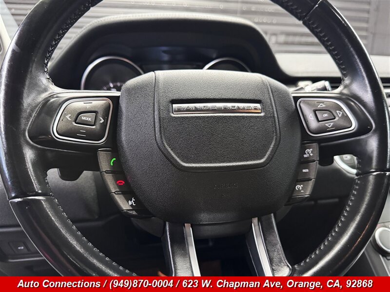 Used 2018 Land Rover Range Rover Evoque SE AWD/4WD image 11