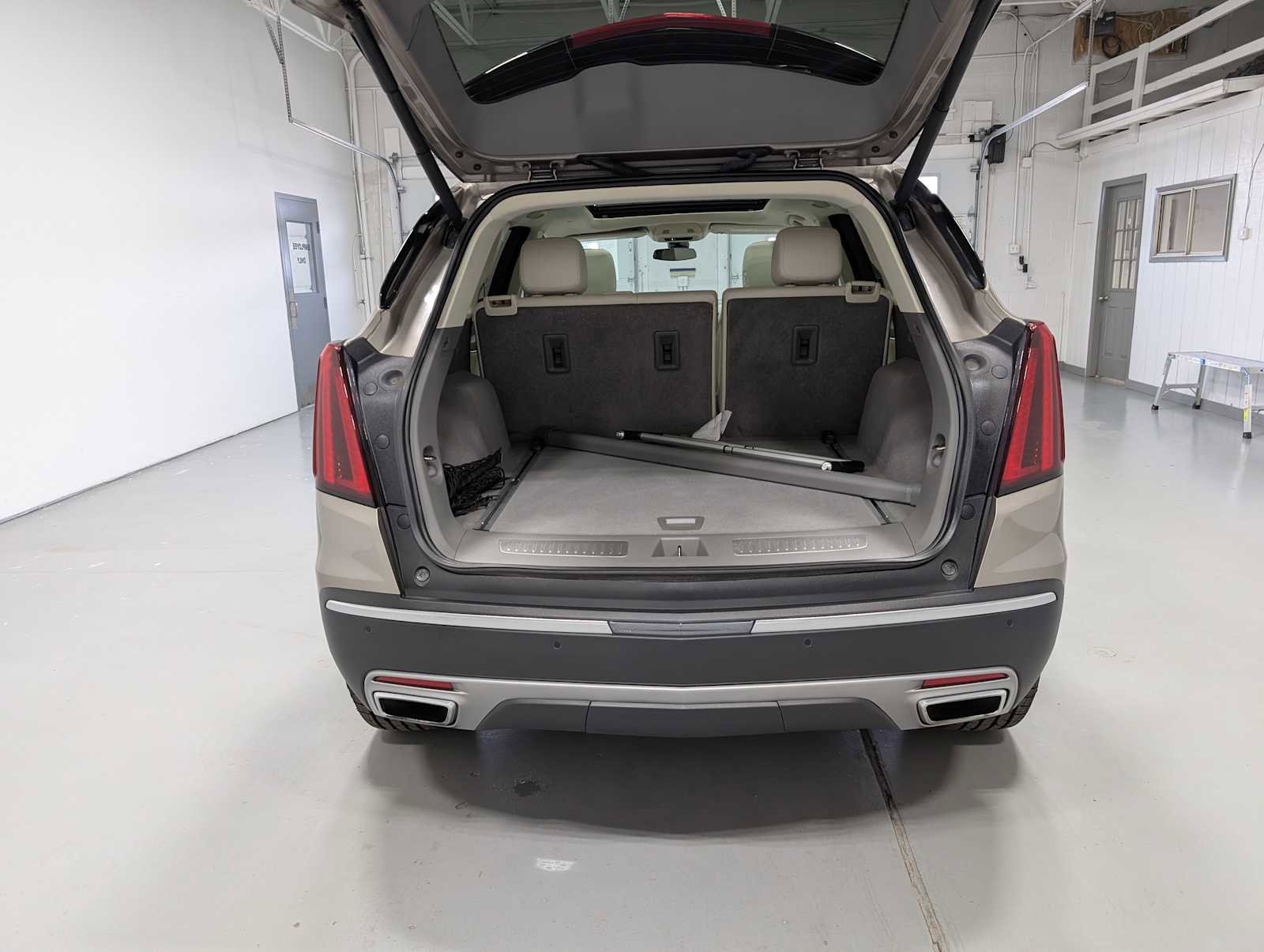 Certified 2023 Cadillac XT5 Premium Luxury AWD/4WD image 41