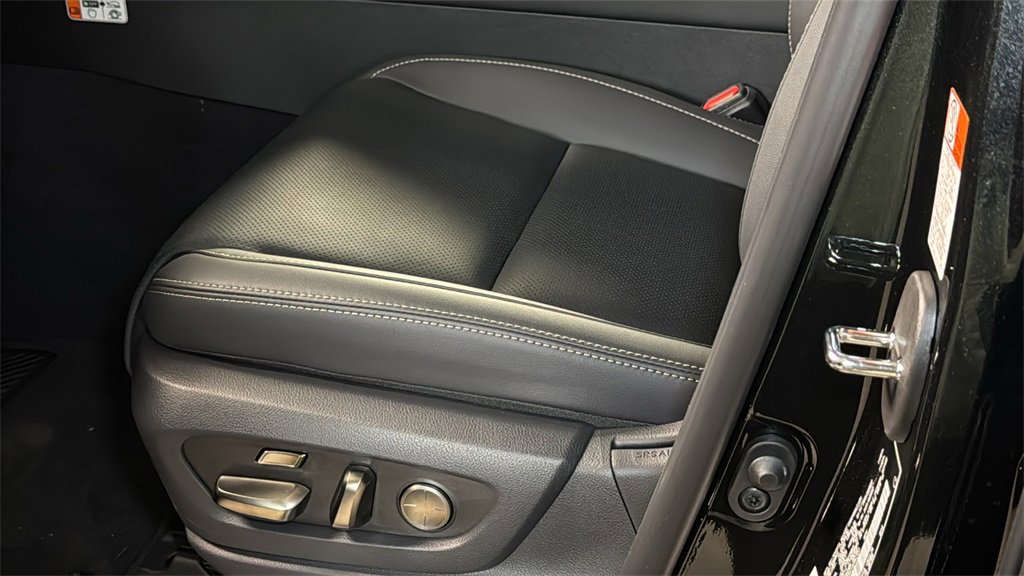 New 2025 Lexus LX 600 4WD w/ Luxury Package image 27