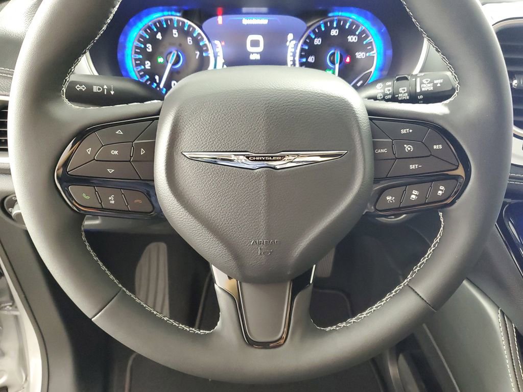 New 2026 Chrysler Pacifica Limited image 21