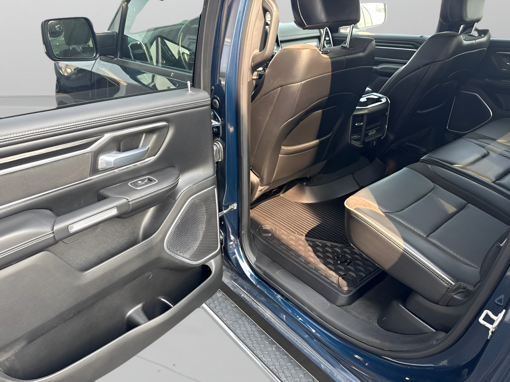 Used 2023 RAM 1500 Laramie AWD/4WD image 8